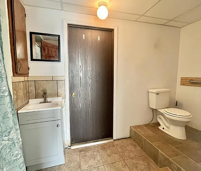 119 W Sainte Marie St #C — Photo 15