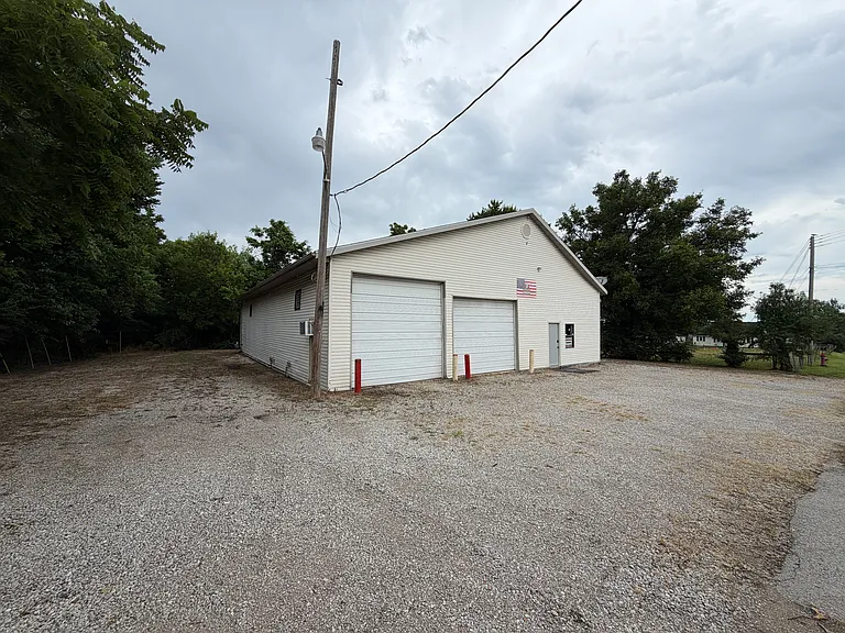 711 Kenoly St — Photo 8