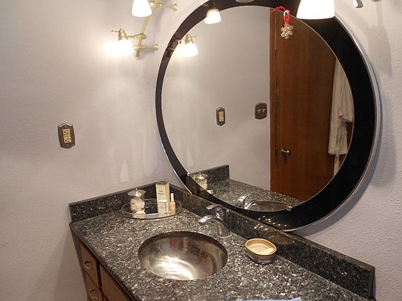 3rd image of 426 Nimitz Cir
