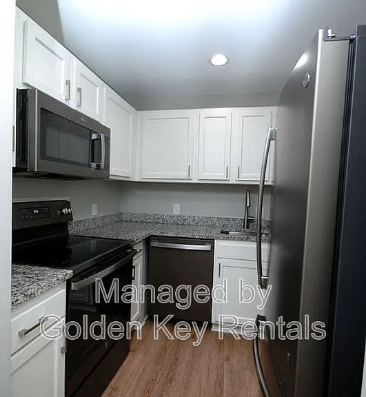 315 E Walnut St #1-A — Photo 5