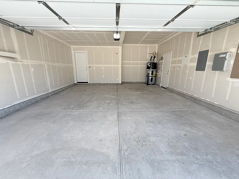 809 Canoe Ct — Photo 42