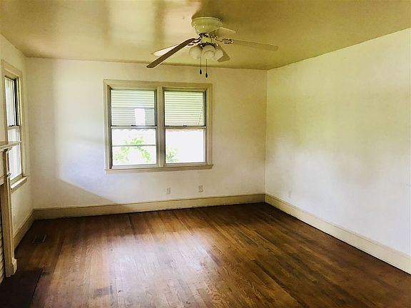 3rd image of 732 Asheville Hwy