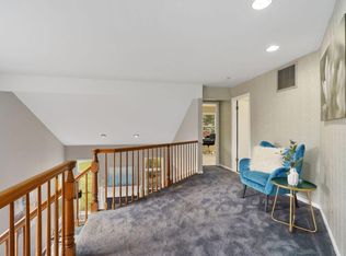 137 Old Woods Ct, Mahwah, NJ 07430