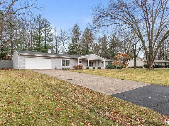 2nd image of 2555 Maryview Ln