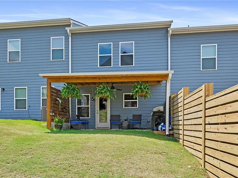 229 Dupont Dr — Photo 24