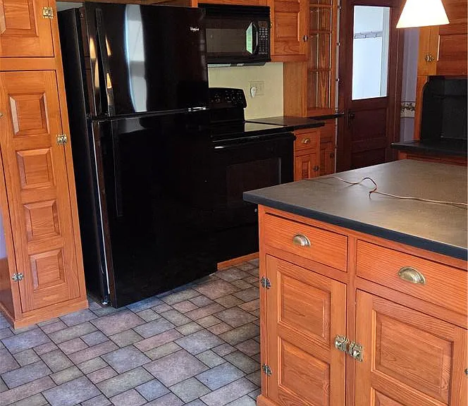 3166 Mountain View Dr — Photo 3