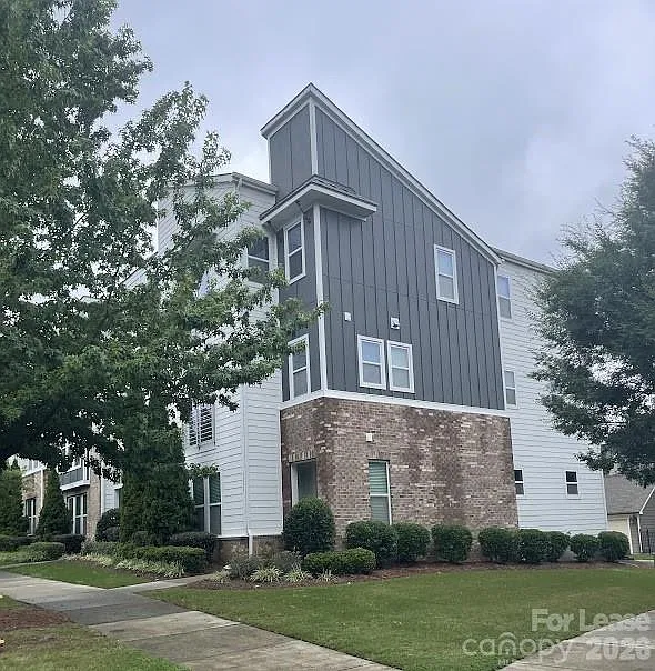 3355 Bending Birch Pl