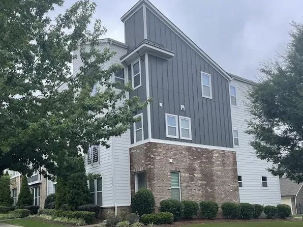 3355 Bending Birch Pl, Charlotte, NC 28206