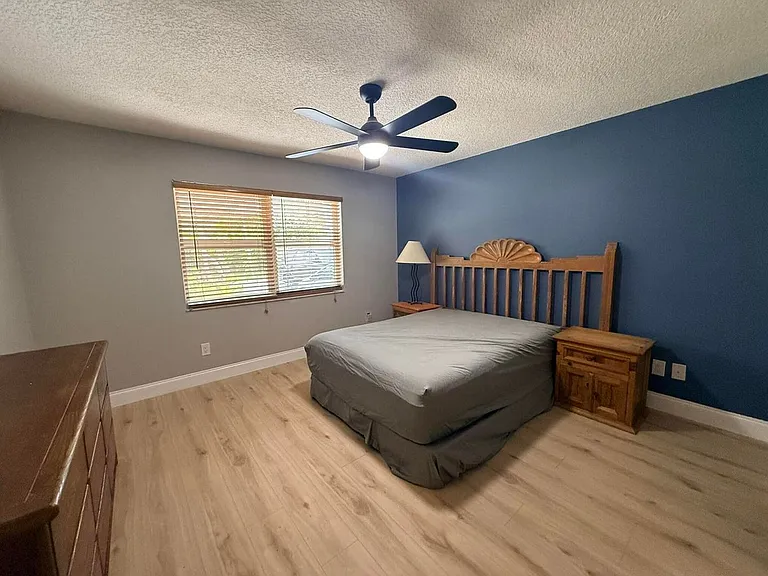 550 SW Natura Ave #550 — Photo 14