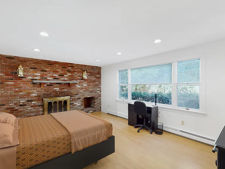 655 South St — Photo 18