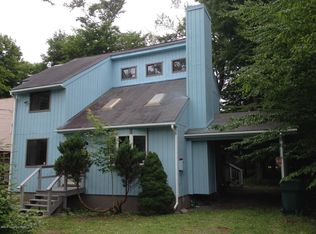 2852 Fairhaven Dr, Tobyhanna, PA