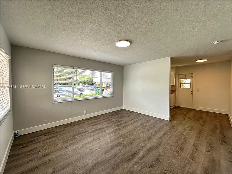 3720 NE 22nd Ave #12 — Photo 2