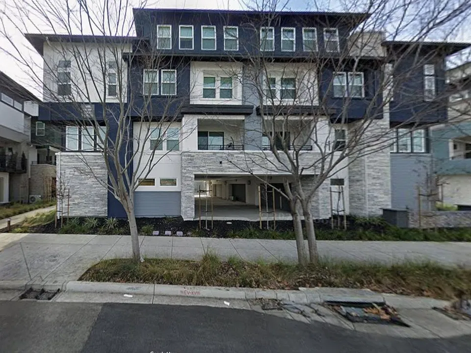 5460 Central Pkwy #B