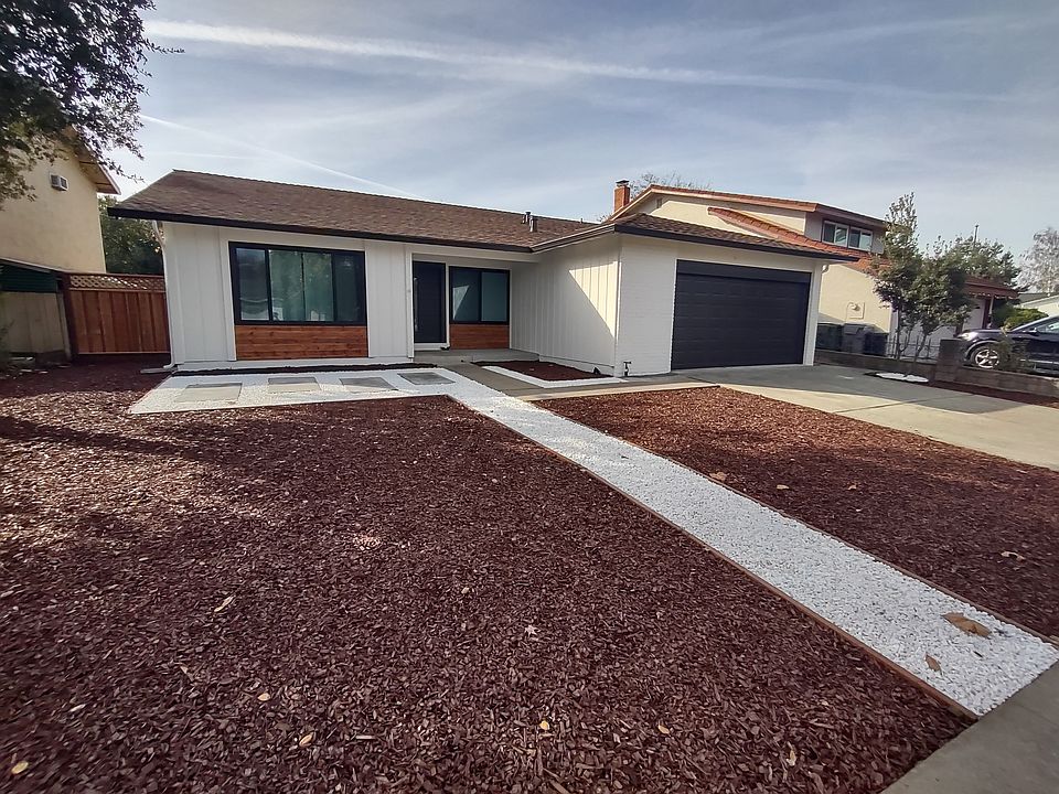 1st image of 7351 Phinney Way