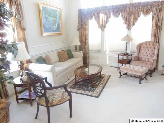 5th image of 2411 Forest Cir