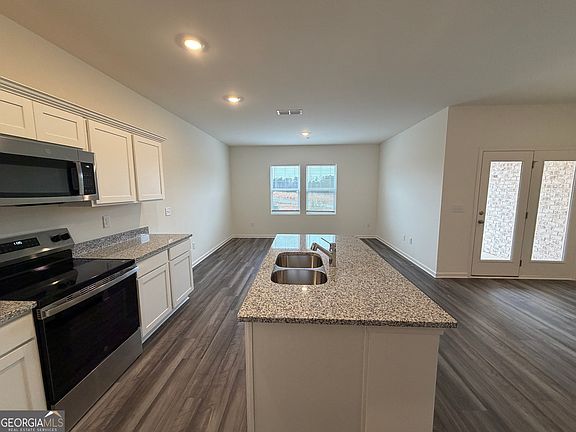 5th image of 1205 Fagiolo St