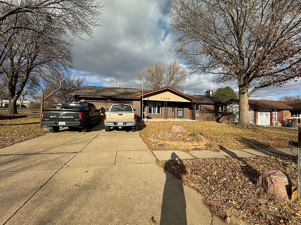 1st image of 1800 Montclair Dr