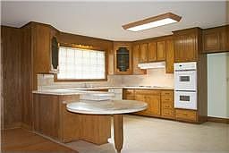 LARGE KITCHEN WITH ALL NEW APPLIANCES