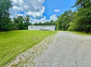 10470 Railroad Rd, Mineral Point, MO 63660