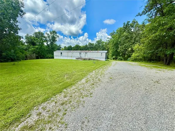 10470 Railroad Rd, Mineral Point, MO 63660