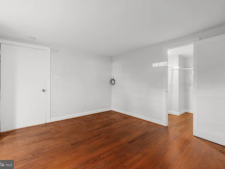 1722 Willard St NW #B — Photo 7
