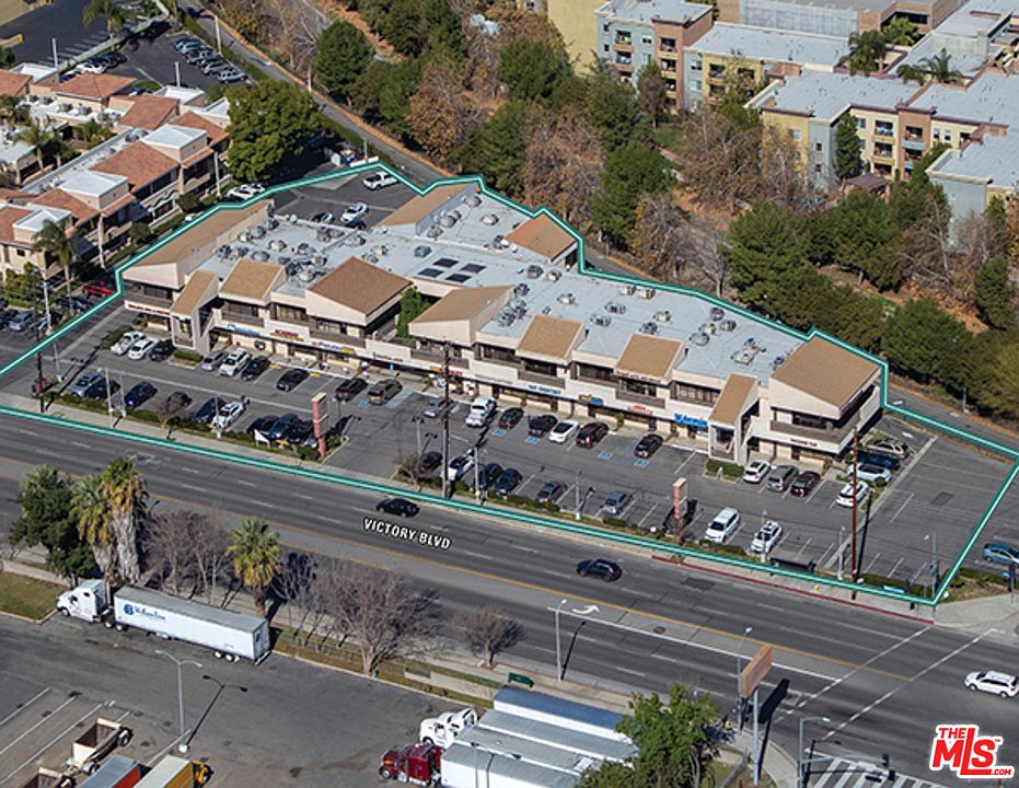 1st image of 21161 Victory Blvd