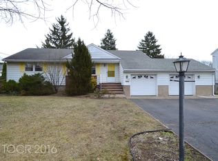 89 Glen Ave, Paramus, NJ 07652