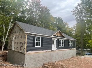 26 Mohican Rd, Lake Ariel, PA 18436
