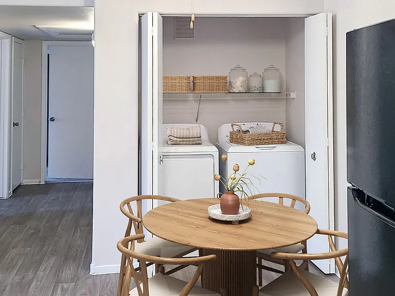Silvercreek Apartments — Photo 9
