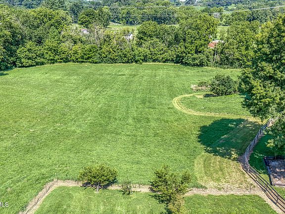 3rd image of 419 Kitzmiller Rd