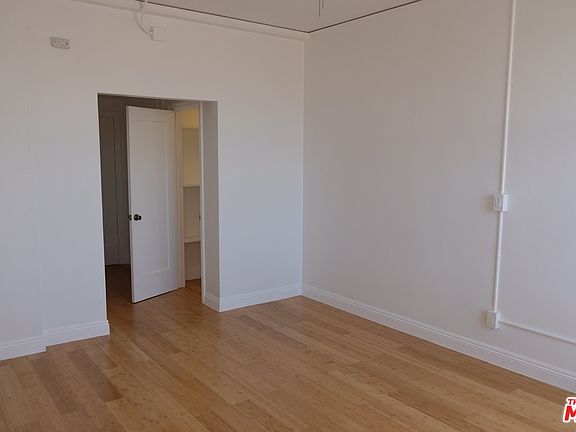 4th image of 3005 Main St APT 418