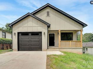 113 7th Ave SE, Hickory, NC 28602