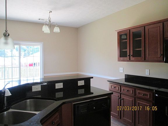 3rd image of 51 Fairfield Dr