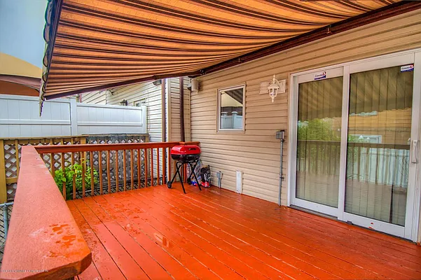 Sold by REMAX Elite | media 21