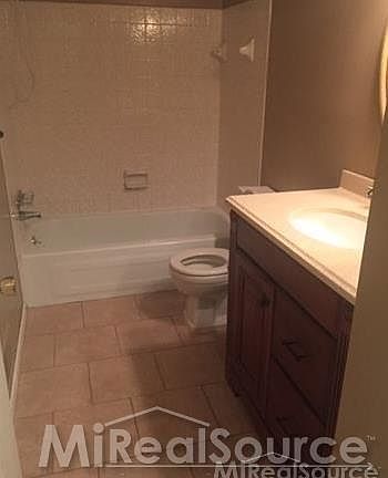 4th image of 23614 Marlborough Dr