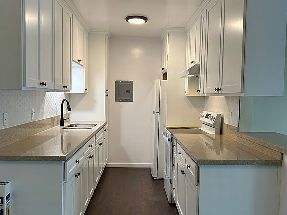 2nd image of 370 Temple Ave APT 1