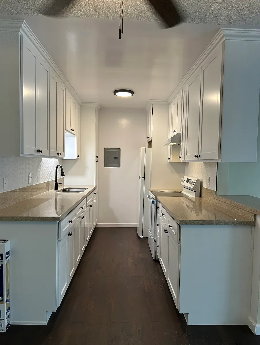 Building Photo - 370 Temple Ave #1