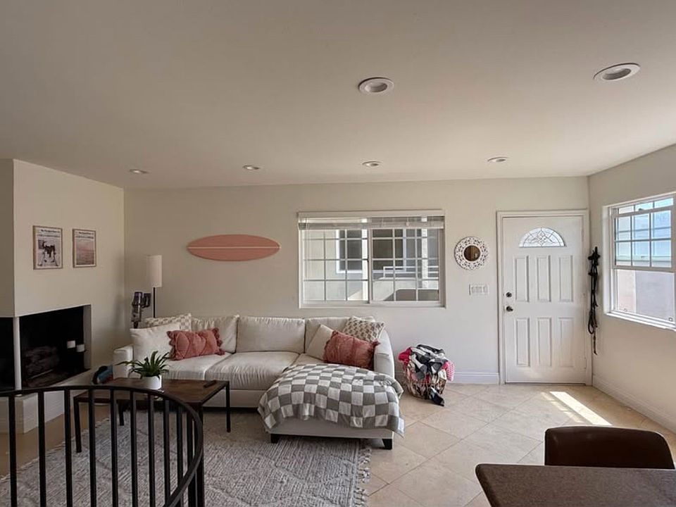 2nd image of 3111 Bayview Dr #A