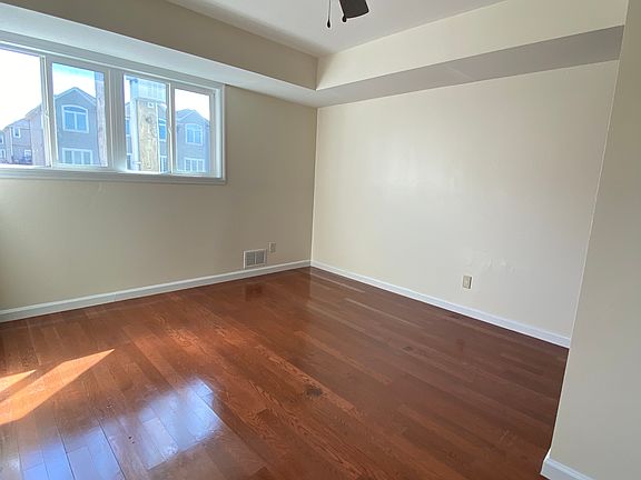 2nd image of 72 Kingsbridge Ave Floor 1
