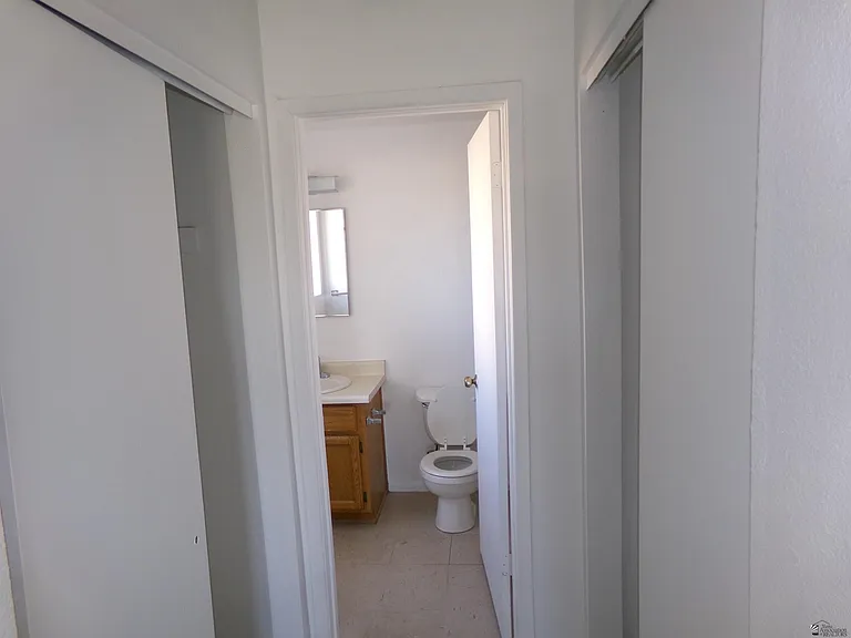 2812 W 28th Pl — Photo 7
