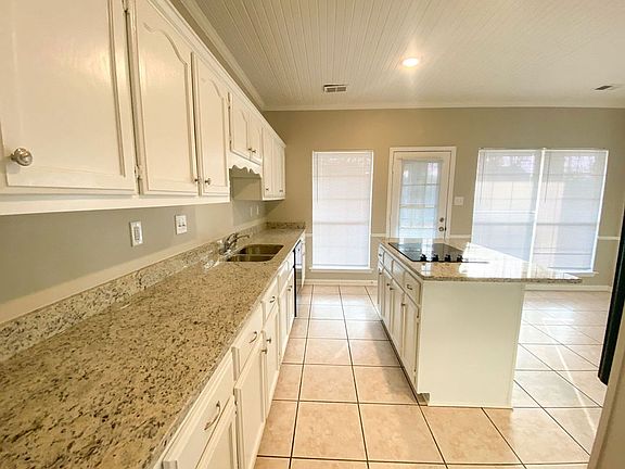 4th image of 5561 Patsy Cir W