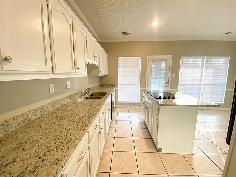 5561 Patsy Cir W — Photo 4