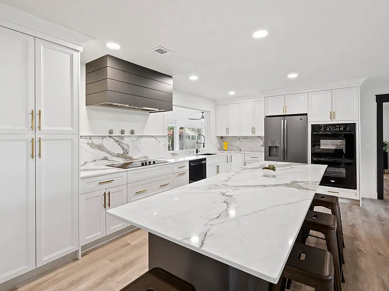 304 Arrowhead Ln — Photo 6