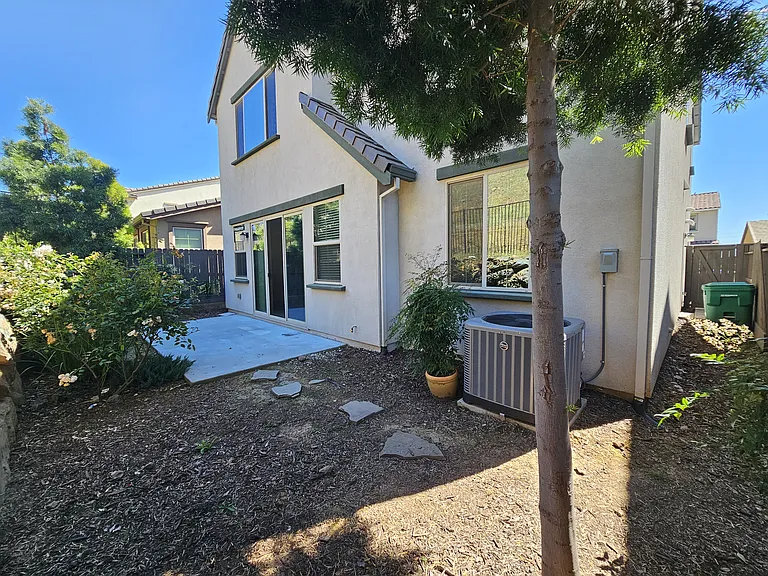 8013 Avanti Dr — Photo 49
