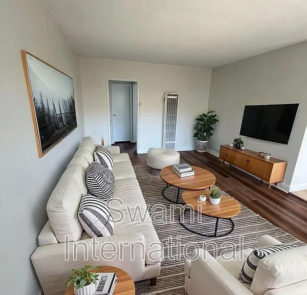 2804 W El Segundo Blvd #12 — Photo 1