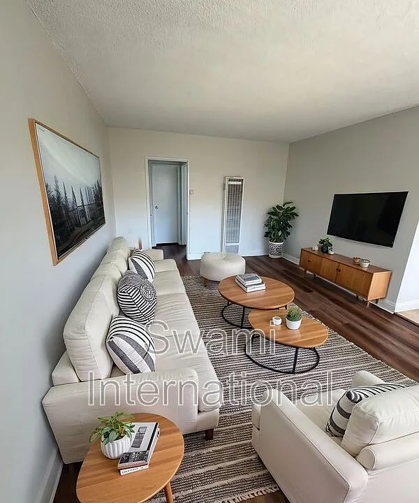 2804 W El Segundo Blvd #12