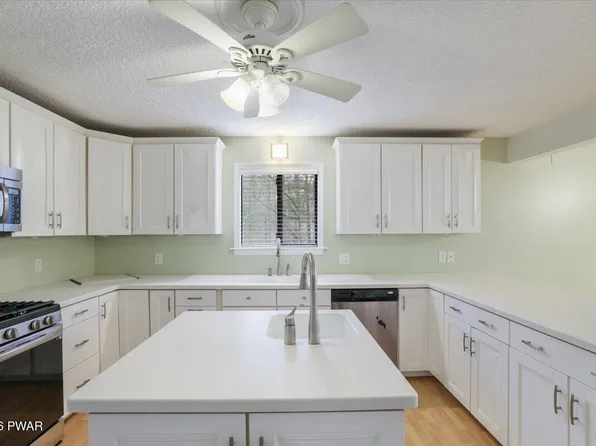 1008 Cedar Dr, Lake Ariel, PA 18436