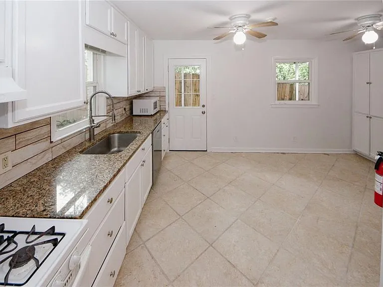 895 Durant Pl NE — Photo 9