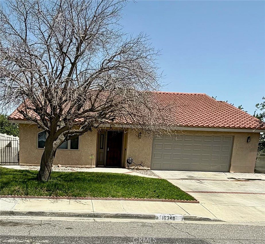16340 Camelback Dr
