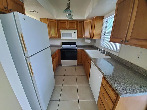 4th image of 1010 Shorewinds Dr Unit A